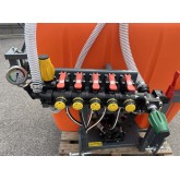 Sprühgerät mit Ausleger für Traktor Deleks GIOVE 600 Liter