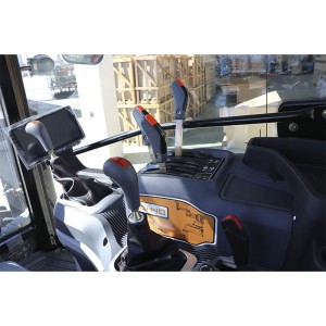 Tractor with cab Hanwo 704C 75 HP