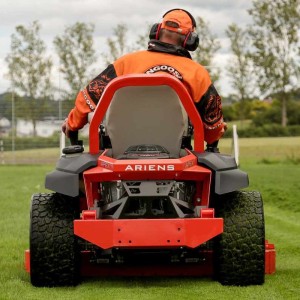 Trattore tosaerba a raggio zero Ariens Apex 52 132 cm