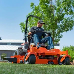 Cortador de relva a gasolina de viragem zero Ariens Zenith 60 SD 152 cm