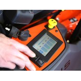 Ariens Zenith E tracteur tondeuse à rayon de braquage zéro alimenté par batterie