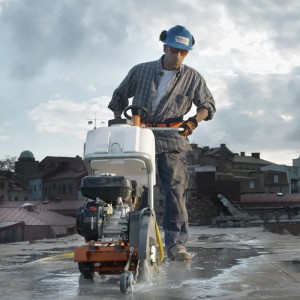 Tondeuse à essence Husqvarna FS 305