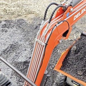 Міні-екскаватор Deleks Двигун M80 Briggs&Stratton 13,5 к.с