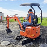 Міні-екскаватор Deleks M80 бензиновий двигун B&S 13,5 к.с