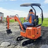 Міні-екскаватор Deleks M80 бензиновий двигун B&S 13,5 к.с