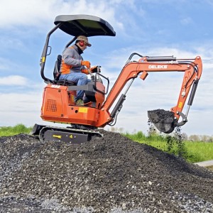 Mini excavator Deleks M80 gasoline engine B&S 13.5 HP