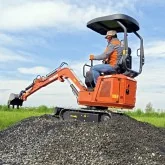 Mini excavator Deleks M80 Briggs&Stratton 13.5 HP engine