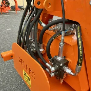 Cortasetos hidráulico para tractor Deleks FALCO/W