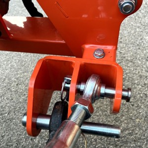 Débroussailleuse hydraulique à bras latéral Deleks MERLO