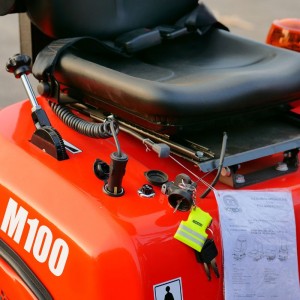 Mini excavadora Deleks M100SE motor Kubota D722 13,7 HP
