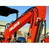 Mini excavadora Deleks M100SE motor Kubota D722 13,7 HP