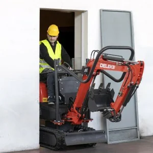 Mini excavator Deleks M100SE Kubota D722 engine 13,7 HP