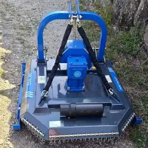 Débroussailleuse à chenilles montée sur tracteur Garto DBC 90-200 cm