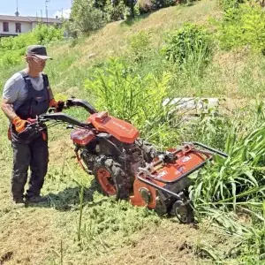 Motocultor reversible Deleks Zeus multifunción