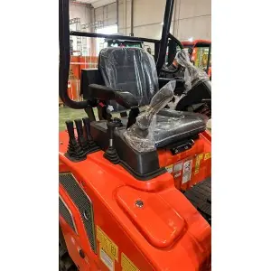 Miniexcavadora Zeppelin Rhinoceros 250 20 HP 2,3 Toneladas