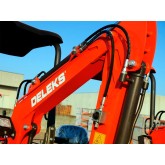 Mini-escavadora Deleks M100 Motor Kubota D722 10,2 Kw