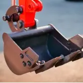 Mini excavadora Deleks M100 motor Kubota D722 10.2 Kw