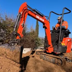 Minibagger Deleks M100 Kubota D722 Motor 10,2 Kw