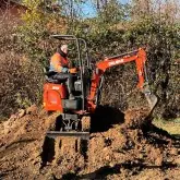 Mini-escavadora Deleks M100 Motor Kubota D722 10,2 Kw