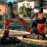 Mini-escavadora Deleks M100 Motor Kubota D722 10,2 Kw