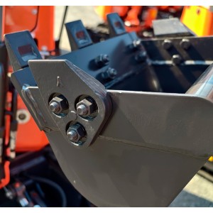 Mini pelleteuse Deleks M60 moteur à essence 9 HP