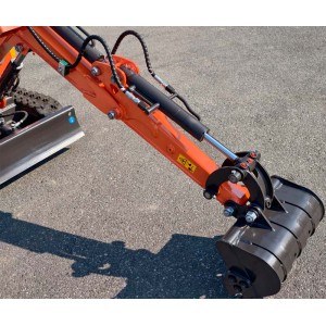 Mini pelleteuse Deleks M60 moteur à essence 9 HP