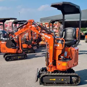 Mini excavadora pequeña Deleks M60 motor gasolina 9 HP