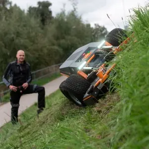 Raymo TORPEDO 4WD ZTR electric brushcutter and mower robot