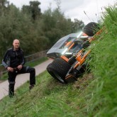 Raymo TORPEDO 4WD ZTR electric brushcutter and mower robot