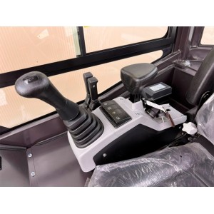 Miniescavatore Rhinoceros XN28ZC con cabina, motore Kubota 19 CV