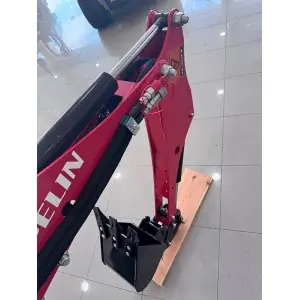 Mini excavadora eléctrica Zeppelin Pincher híbrida 400V