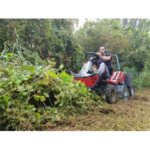 Trator de roçadora Meccanica Benassi Fox 95 4WD