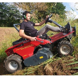 Trator de roçadora Meccanica Benassi Fox 95 4WD