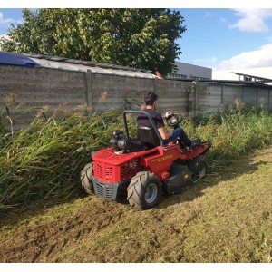 Trator de roçadora Meccanica Benassi Fox 95 4WD