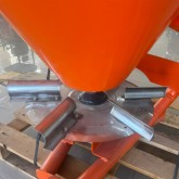 Distribuidor de fertilizantes de disco único para trator Zeppelin 200 - 500 Kg