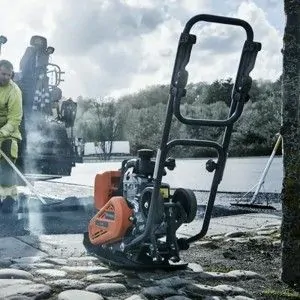 Compacteur à plaque vibrante Husqvarna LF60 LAT 2600 W