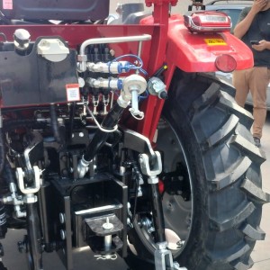 Trator Hanwo 504 com anti-tombamento e 4WD 50 CV