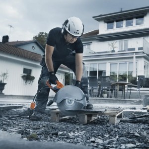 Електричний ручний різак Husqvarna K4000 з відрізним кругом