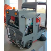 Spazzatrice elettrica industriale Rhinoceros 1500 48V