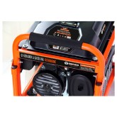 Generatore elettrico a benzina Daewoo GD6500-S con maniglie e ruote 5500 W