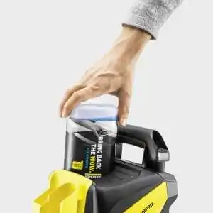 Plug n Clean el sistema de detergentes Karcher intermaquinas