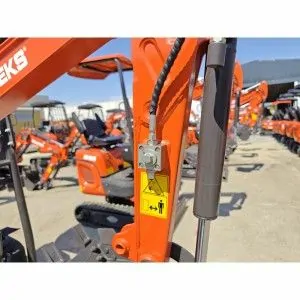 Mini excavadora Deleks M90 motor Koop KD192 7.6 Kw