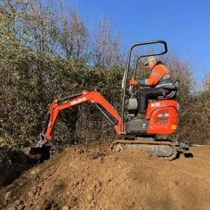 Mini excavadora Deleks M90 motor Koop KD192 7.6 Kw