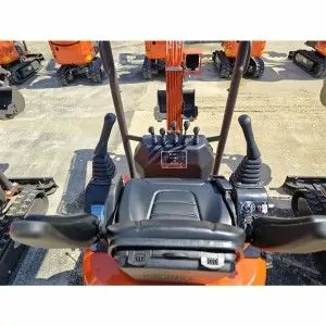 Mini excavadora Deleks M100SE motor Koop D722 170 cm