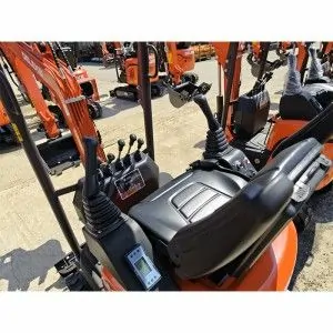 Mini excavadora Deleks M100SE motor Koop D722 170 cm