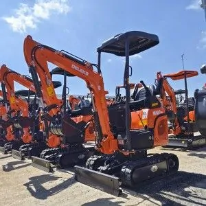 Minibagger Deleks M100SE Koop D722 170 cm Motor