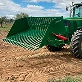 Grappins et fourches de tracteur